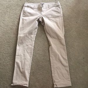 Women’s American Eagle khakis